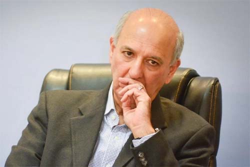 Martins concede liminar e libera Arruda para concorrer