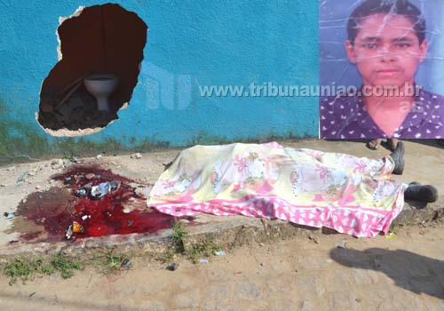 Auxiliar de pedreiro morre ao bater com motocicleta na parede de mercadinho na periferia de União