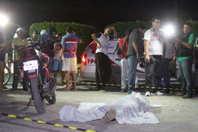 Garçom  é morto com tiro na nuca ao sair de cabaré