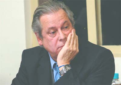Dirceu é condenado a quase 11 anos de prisão por crimes no mensalão 