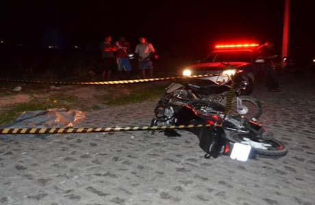 Colisão envolvendo duas motocicletas na parte alta de Penedo mata um 