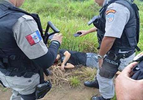 Jovem é morto com tiros na cabeça no município de Flexeiras 