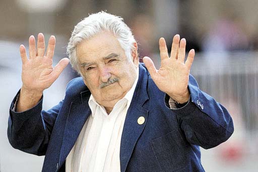 Ex-presidente uruguaio Mujica renuncia ao cargo no Senado