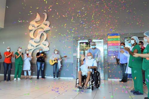 Hospital da Mulher dá alta médica a paciente de número 2 mil recuperado da Covid-19