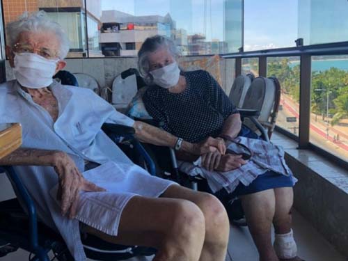 Casal de idosos consegue se curar do coronavírus em Alagoas