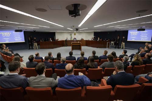 Avaliação do Julgamento de Golpistas Ganha Respostas Negativas nas Redes Sociais