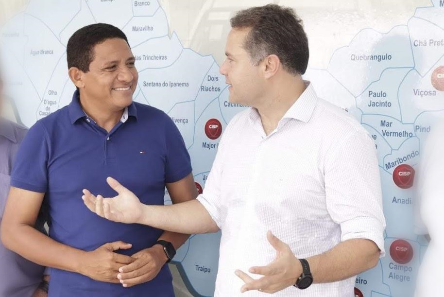 Renan Filho deve filiar mais 10 prefeitos de AL ao MDB