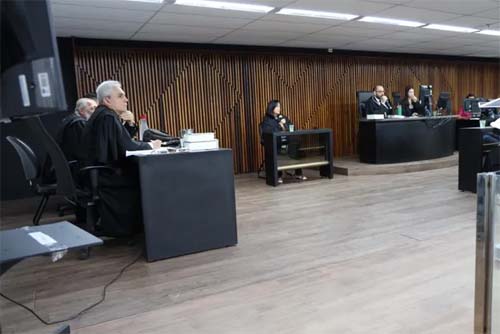 “Não vou descansar até o assassino de minha mãe ser condenado”, diz filha ao depor contra o pai em julgamento de feminicídio