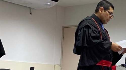 Homem é condenado por assassinato relacionado a dívida insignificante na Praça Central