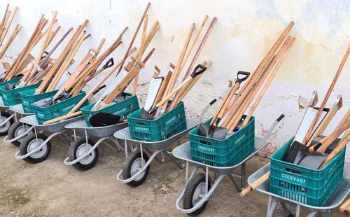 Paulão entrega 66 kits agrícolas no assentamento Che Guevara, em União dos Palmares