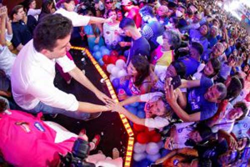 Rui lança pré-candidatura ao governo e reúne políticos, lideranças comunitárias e militância em Maceió