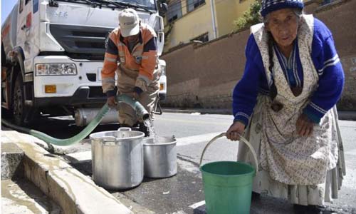 'O pior é que nós vamos nos acostumando': Moradores de La Paz vivem há um mês sem água
