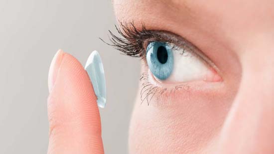 Sete coisas que quem usa lentes de contato não pode fazer