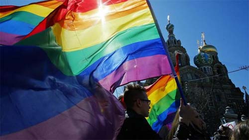 Rússia aperta o cerco anti-LGBT