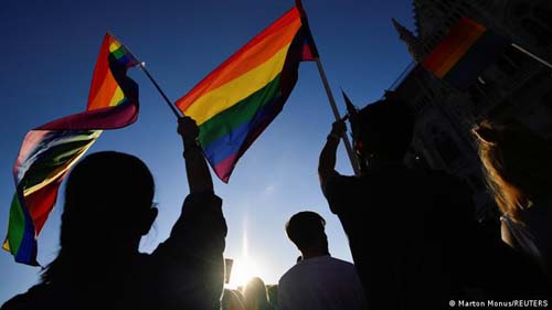 Controversa lei húngara anti-LGBTQ entra em vigor