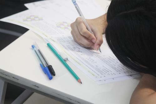 Apenas 38% dos alunos terminaram licenciatura presencialmente em 2021