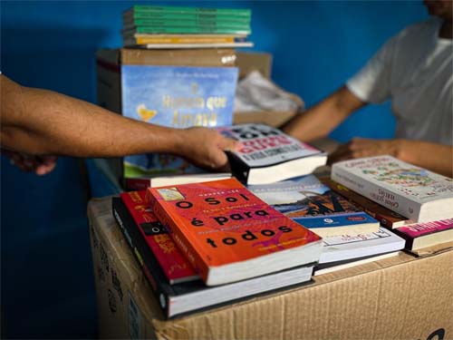 Projeto faz nova entrega de livros para o sistema prisional