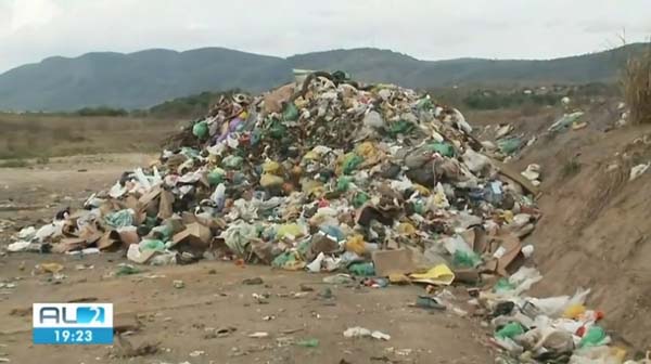 Crime ambiental: lixo recolhido em União dos Palmares é descartado de maneira irregular