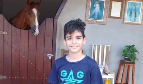 Criança de 12 anos pede doações de sangue para realização de cirurgia