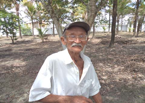 Tv Tribuna União descobre no bairro 'Mutirão' agricultor com 98 anos de idade lúcido e trabalhando