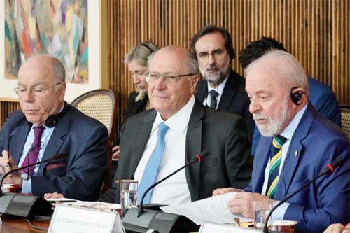 Governo federal deve publicar até terça-feira decreto para responder tarifa de Trump