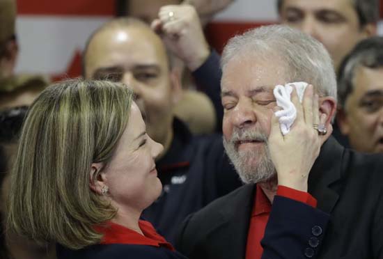 Se perder, PT avalia pedir impeachment de novo presidente