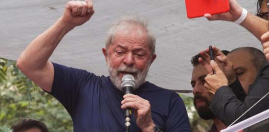 Fachin arquiva pedido de liberdade de Lula no STF