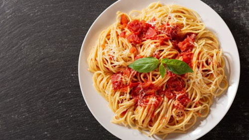 Se não tem arroz, que comam macarrão? 4 fatos sobre a substituição proposta por supermercados