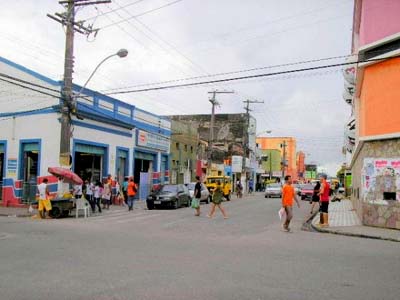 Homem é morto com tiro no olho dentro de bar no Centro de Maceió
