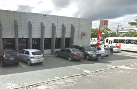 Grupo leva dinheiro de cofre do Bradesco após render gerente