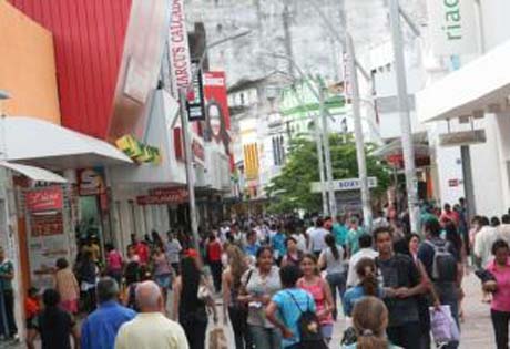 Lojas do Centro funcionam em horário especial neste final de semana