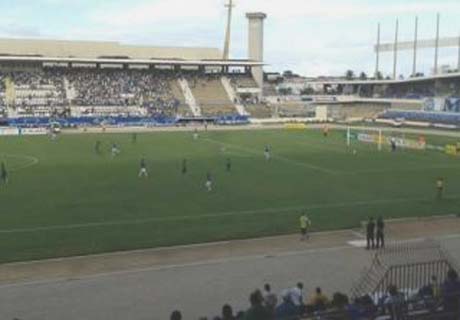 CSA marca nos acréscimos do segundo tempo e vence Murici no Estádio Rei Pelé