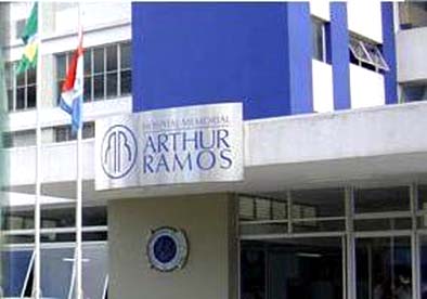 Nivaldo Albuquerque recebe alta e deixa Hospital Arthur Ramos