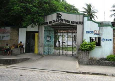Homem com distúrbios mentais é espancado e morre no Farol