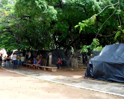 Sem-terra da Praça Sinimbú devem levar acampamento para Branquinha