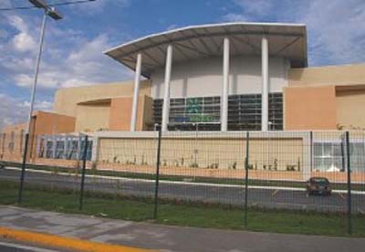 Em Maceio máquina de refrigerante explode e gera correria e pânico em shopping