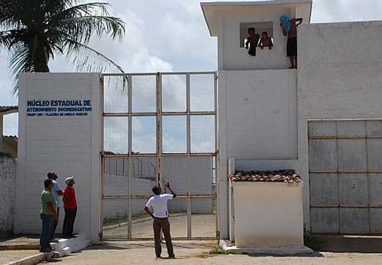 Jovem é assassinado a tiros próximo à Unidade de Internação Masculina