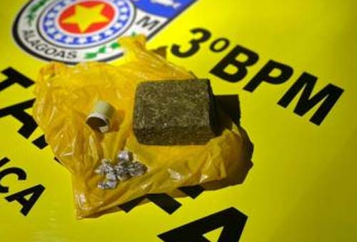 Polícia apreende maconha com homem em Teotônio Vilela