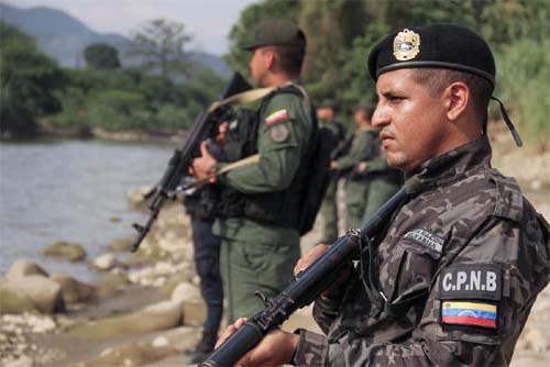 Chavismo lança ofensiva para mostrar combate ao narcotráfico diante de pressões dos EUA