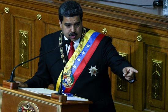 UE usa sanções e aperta o cerco sobre círculo de poder de Maduro
