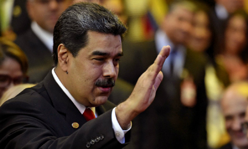 Maduro respira no cargo e reabre fronteira da Venezuela com o Brasil