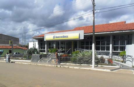 Homens explodem caixas eletrônicos do BB em Major Isidoro, Alagoas