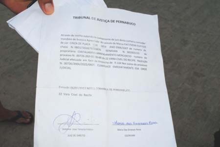 Homem é preso com mandado de busca apreensão falso