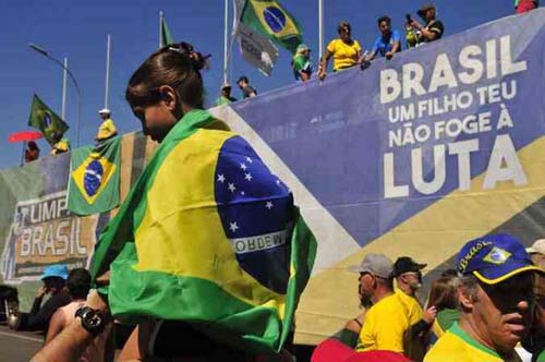 Convocação de Bolsonaro para protestos irrita Congresso e STF