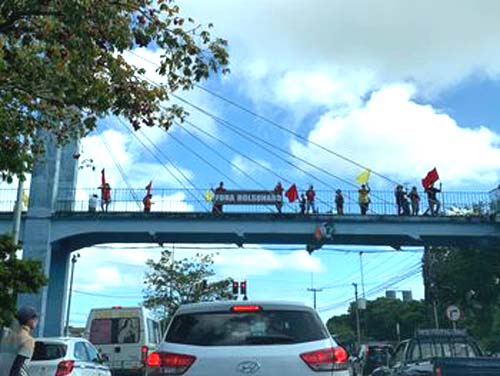 Manifestantes vão às ruas de Maceió e pedem saída de Bolsonaro
