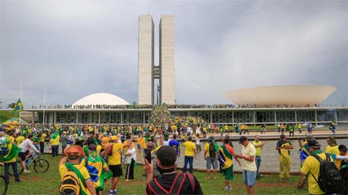 “Alicerces da democracia estão enfraquecendo em todo o mundo”, alerta relatório