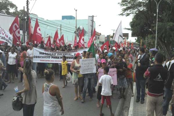 Mobilização Nacional leva milhares de pessoas às ruas de Maceió