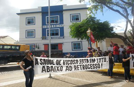 Servidores da Prefeitura de Viçosa protestam contra cortes na Saúde
