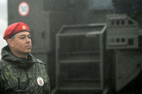 Putin acompanha manobras militares com forças da China no extremo leste da Rússia