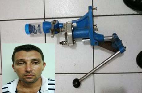 Homem é preso em Maceió com máquina de recarregar munição